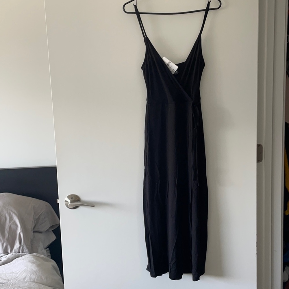 Forever 21 black wrap dress adjustable straps